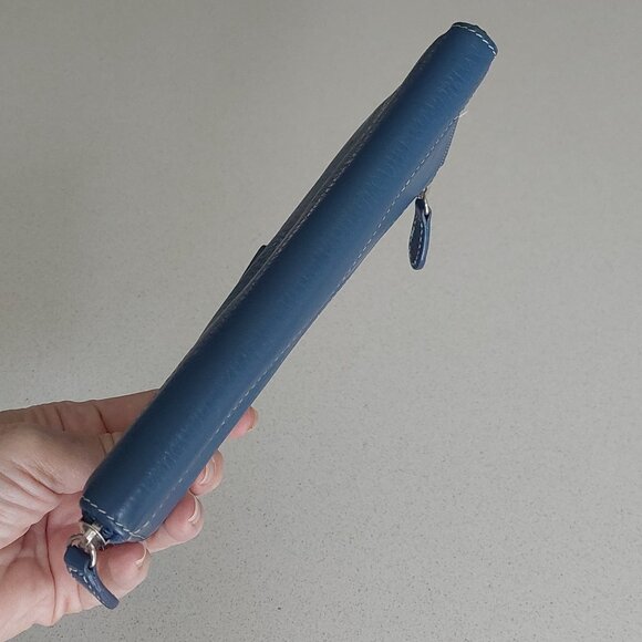 New Tignanello Genuine Blue Leather Zip-around Wallet - Picture 13 of 16